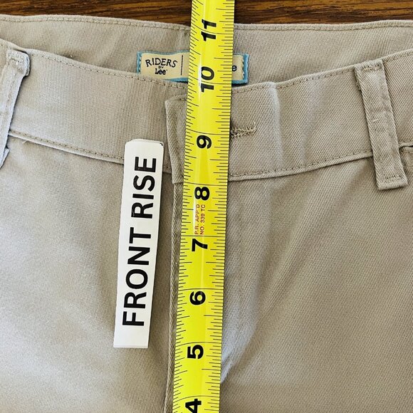 Riders Women's Chino Pants Size 8M Easy Care Straight Leg Mid Rise Stretch Beige - Picture 9 of 10